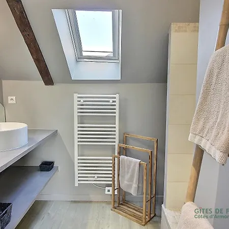 Holiday home Le Clos Saint Cadreuc Beaussais Sur Mer