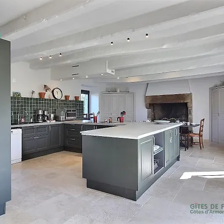 Holiday home Le Clos Saint Cadreuc Beaussais Sur Mer